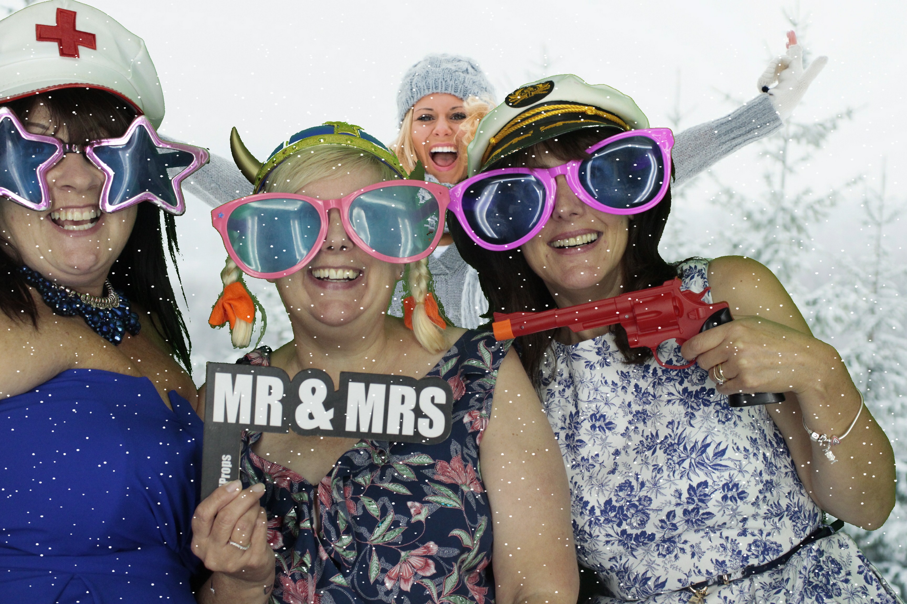Nikki & Simon | View more photos from the event at gallery.myphotoboothexperience.co.uk/u/MyPhotoBoothExperienceLtd/Nikki-Simon